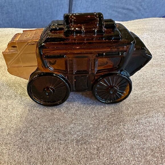 Vintage 1970s Avon Stagecoach Wild Country Aftershave 5 Fluid Ounce Decanter - Picture 1 of 13